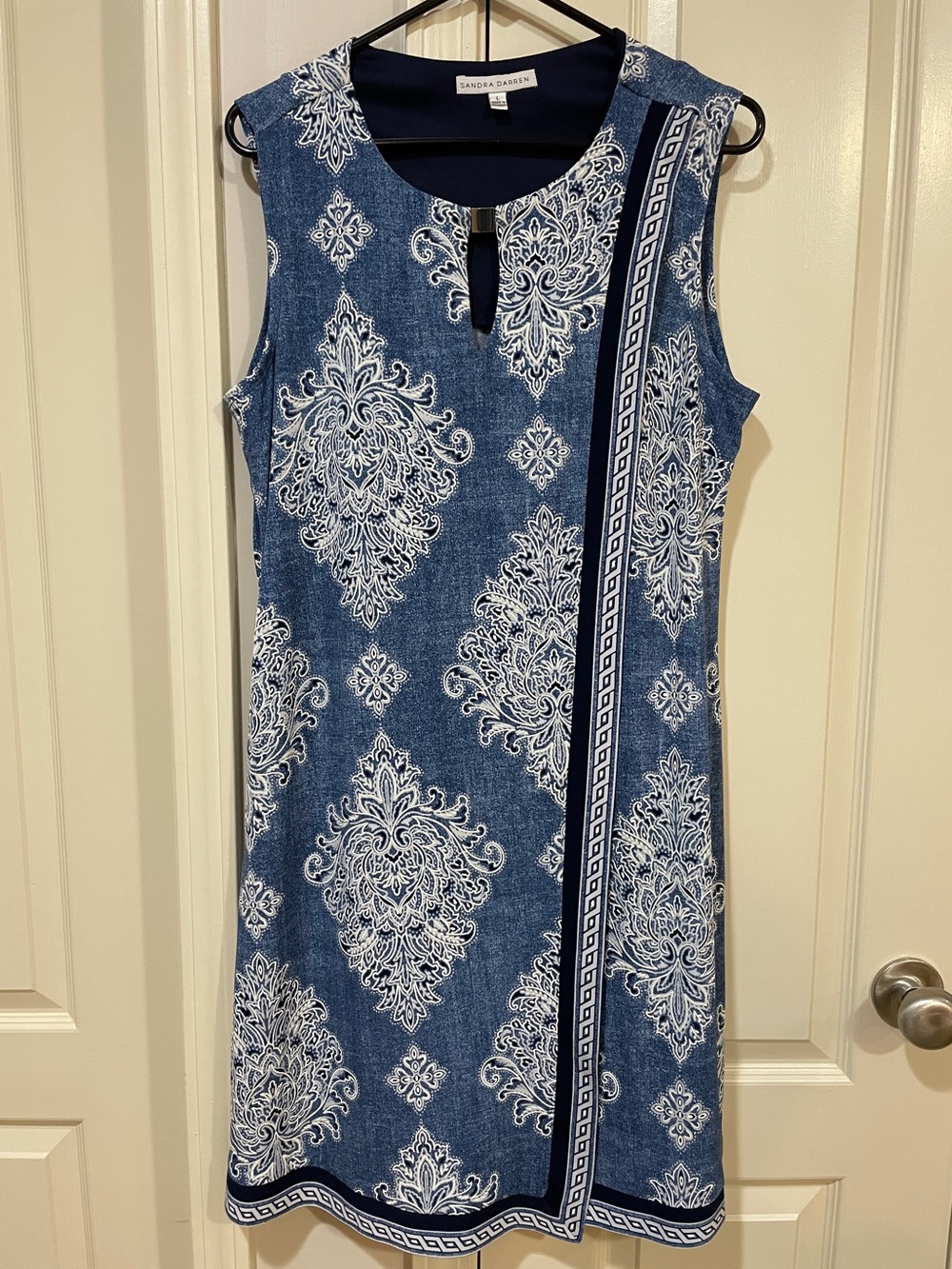 Sandra Darren Blue and White Printed Midi Dress